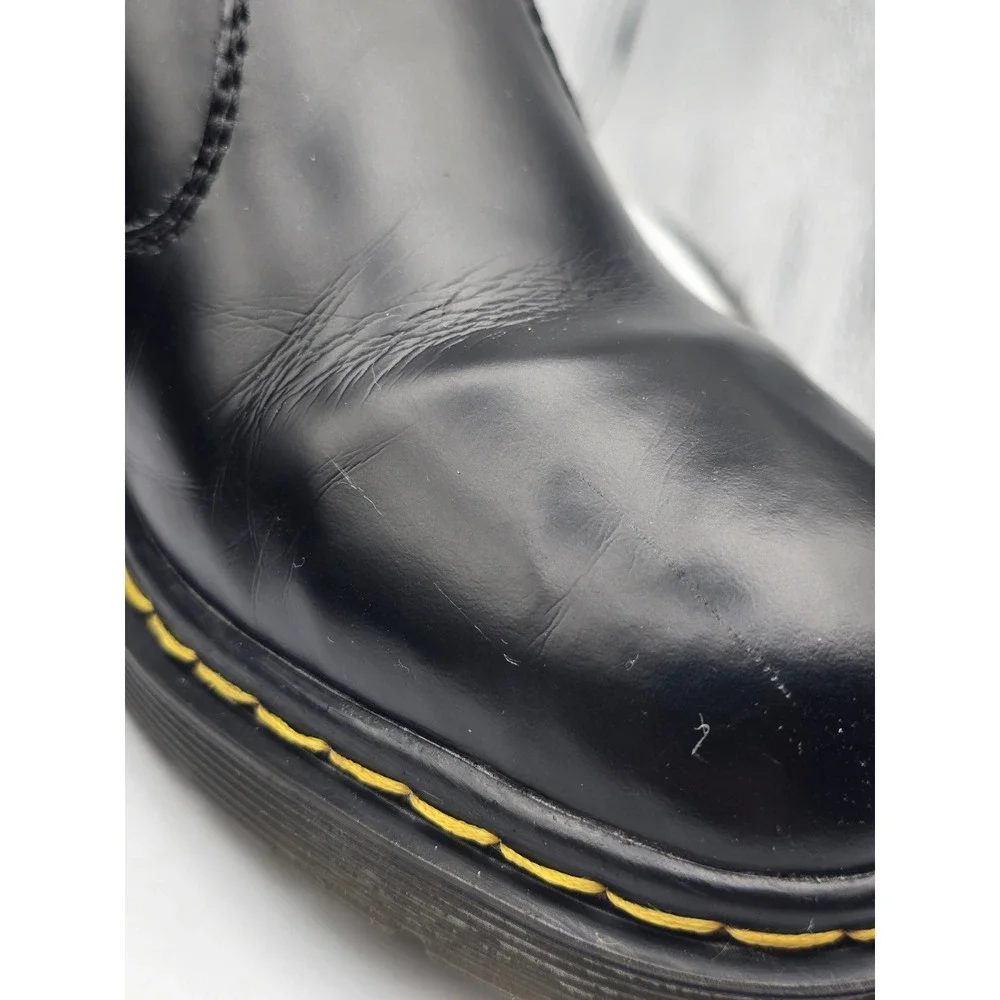 Dr. Martens classic doc